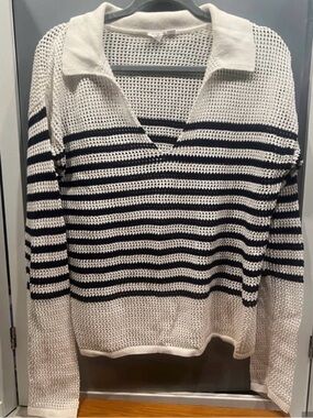 GAP Navy & white Striped Collared Sweater – Size Medium